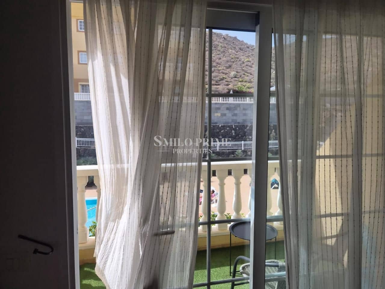 Appartement de 2 chambres à louer à Arona avec piscine garage - 1 500 € (Ref: 9999302)