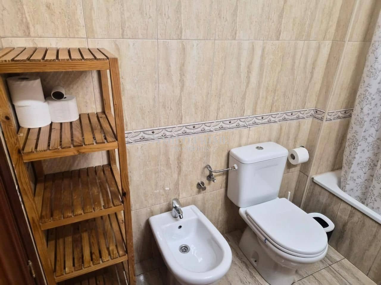 Appartement de 2 chambres à louer à Arona avec piscine garage - 1 500 € (Ref: 9999302)