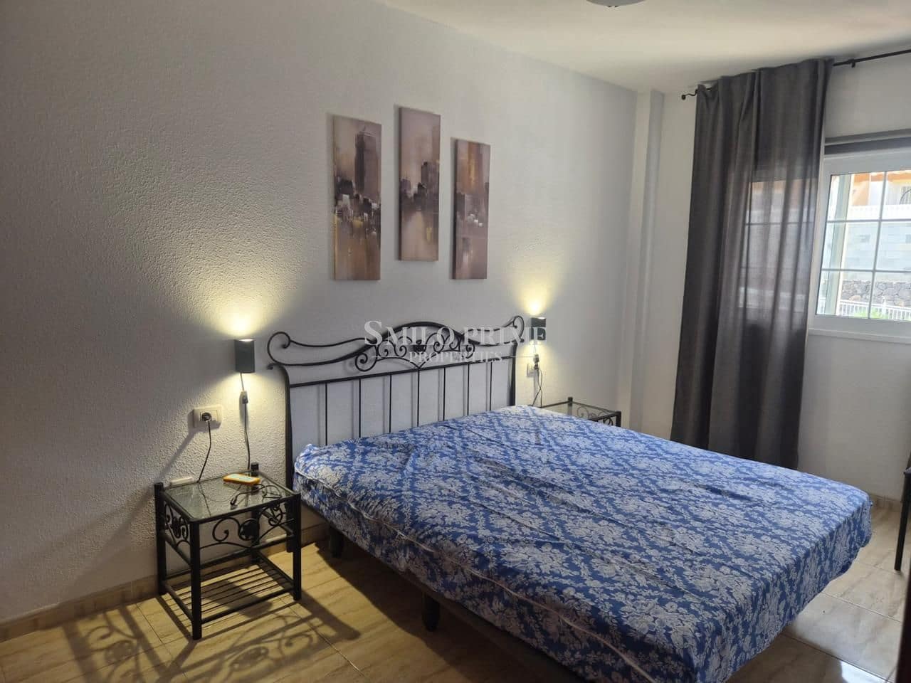 Appartement de 2 chambres à louer à Arona avec piscine garage - 1 500 € (Ref: 9999302)