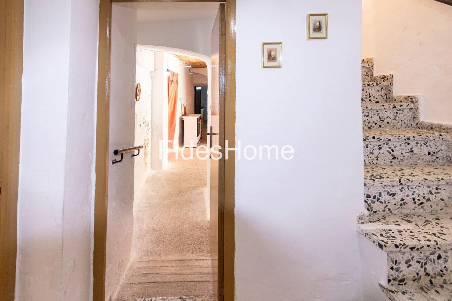 5 bedroom Townhouse for sale in El Pinar with garage - € 65,000 (Ref: 10033318)