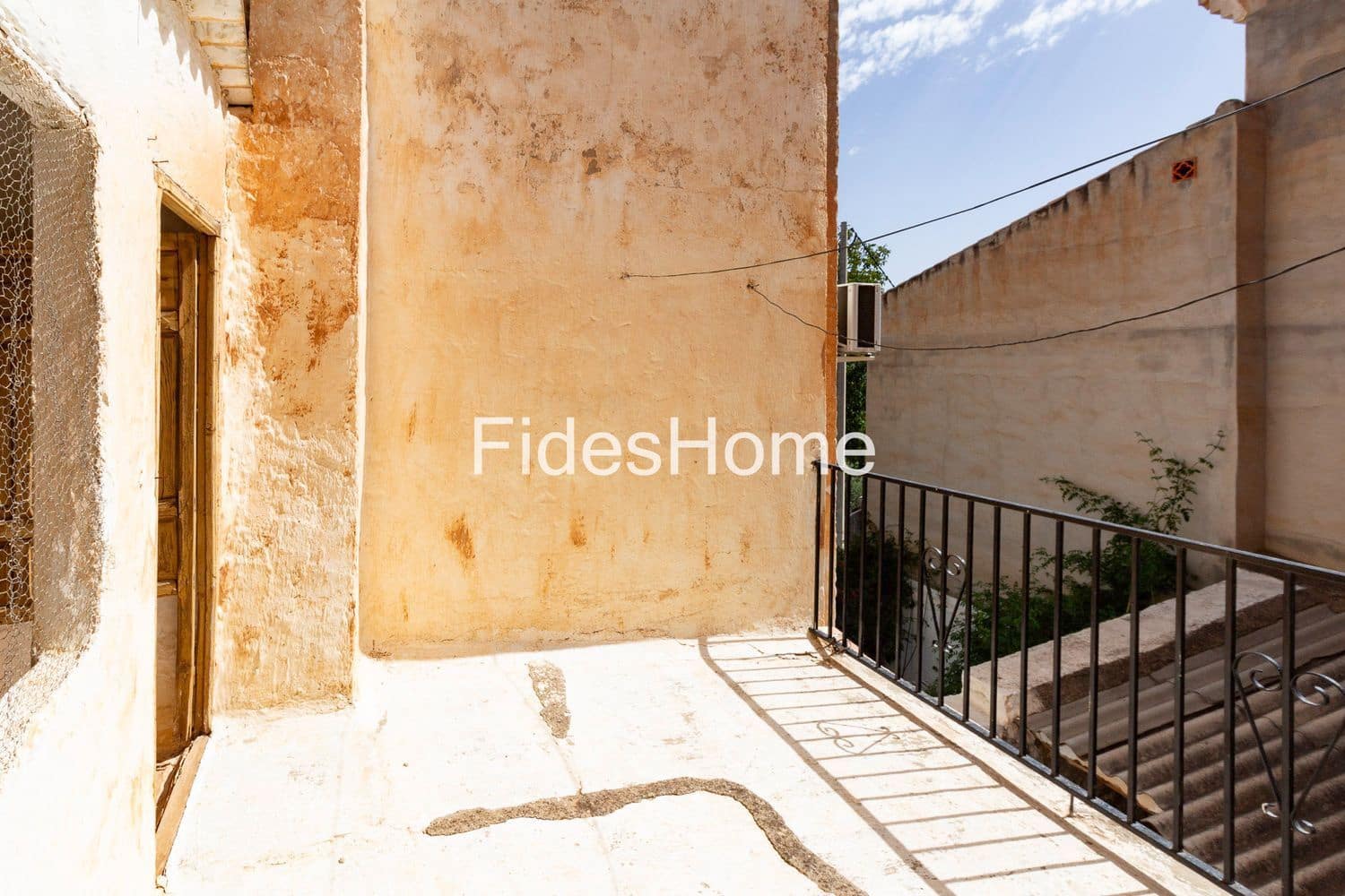 5 bedroom Townhouse for sale in El Pinar with garage - € 65,000 (Ref: 10033318)