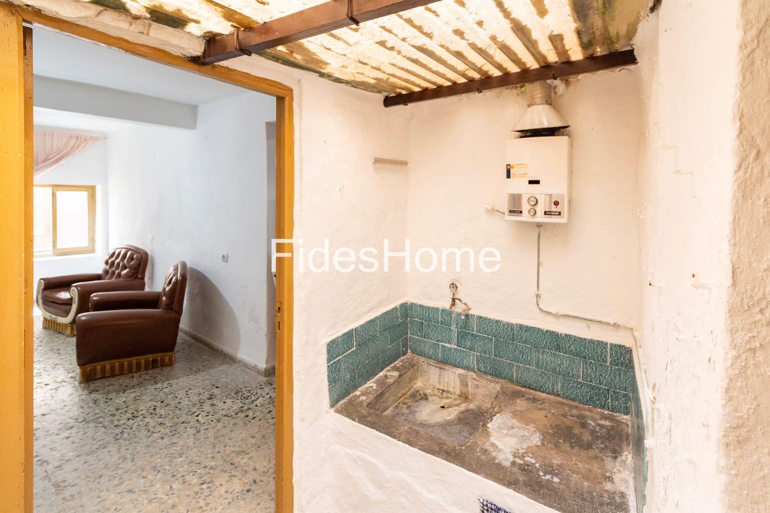 5 bedroom Townhouse for sale in El Pinar with garage - € 65,000 (Ref: 10033318)