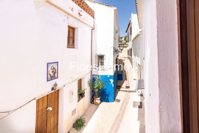 5 bedroom Townhouse for sale in Pinos del Valle, El Pinar with garage - € 65,000 (Ref: 10033318)