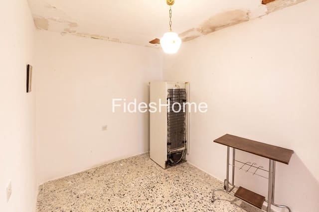 5 bedroom Townhouse for sale in Pinos del Valle, El Pinar with garage - € 65,000 (Ref: 10033318)