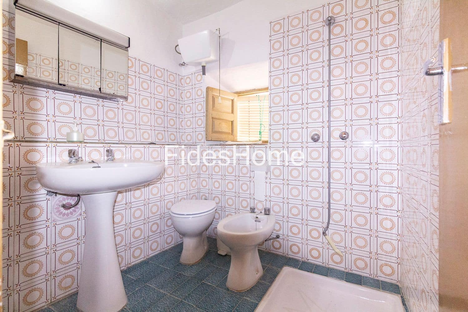 5 bedroom Townhouse for sale in El Pinar with garage - € 65,000 (Ref: 10033318)
