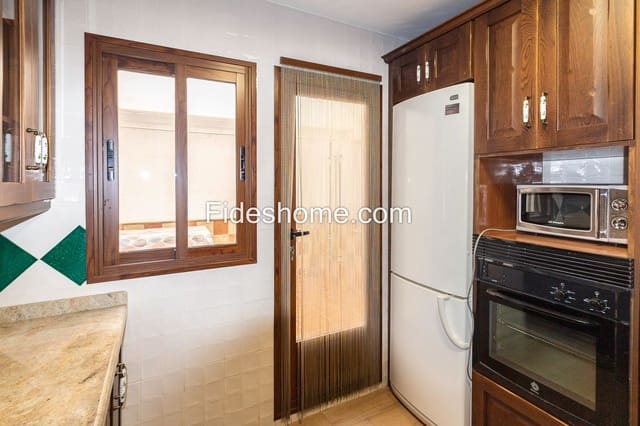 3 Zimmer Apartment zu vermieten in Dúrcal mit Garage - 550 € (Ref: 10048712)