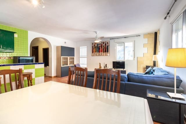 2 soveværelse Finca/Landehus til leje i Los Guajares med swimmingpool garage - € 700 (Ref: 10063762)