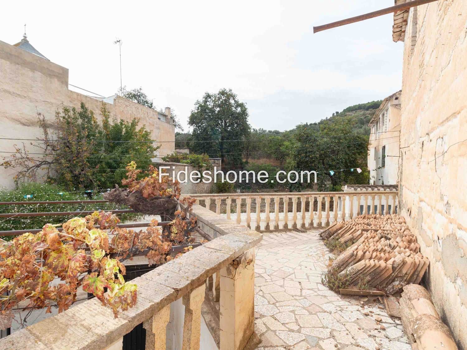 11 bedroom Townhouse for sale in El Pinar with garage - € 170,000 (Ref: 10120433)