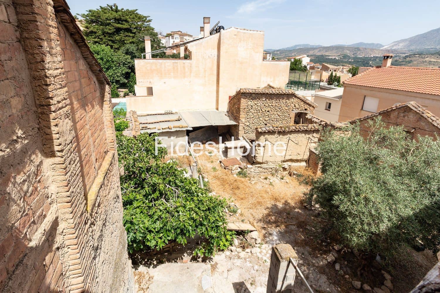 6 bedroom Townhouse for sale in Pinos del Valle - € 212,000 (Ref: 10120435)