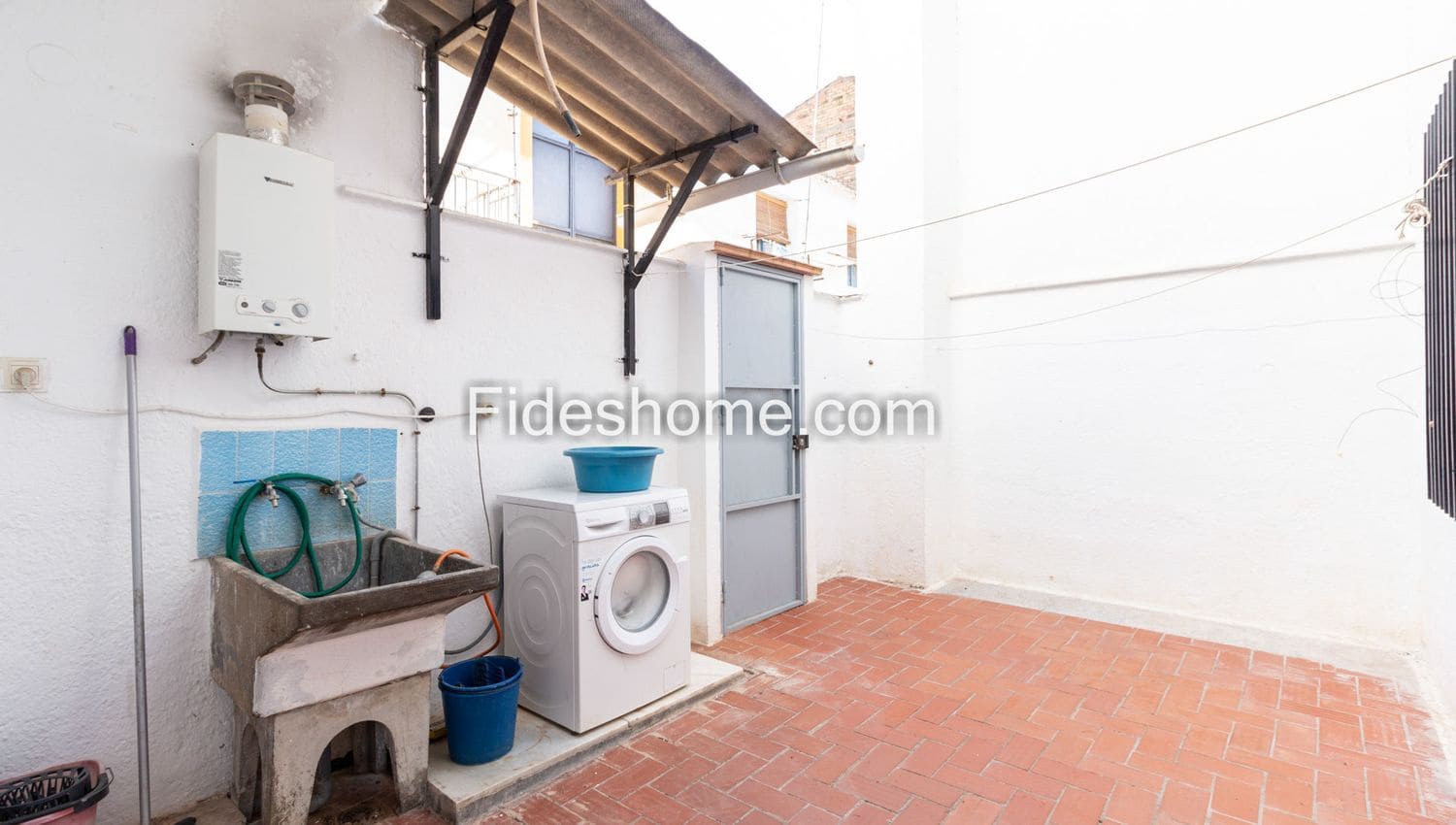 3 soveværelse Finca/Landehus til salg i Albunuelas med garage - € 120.000 (Ref: 6989567)