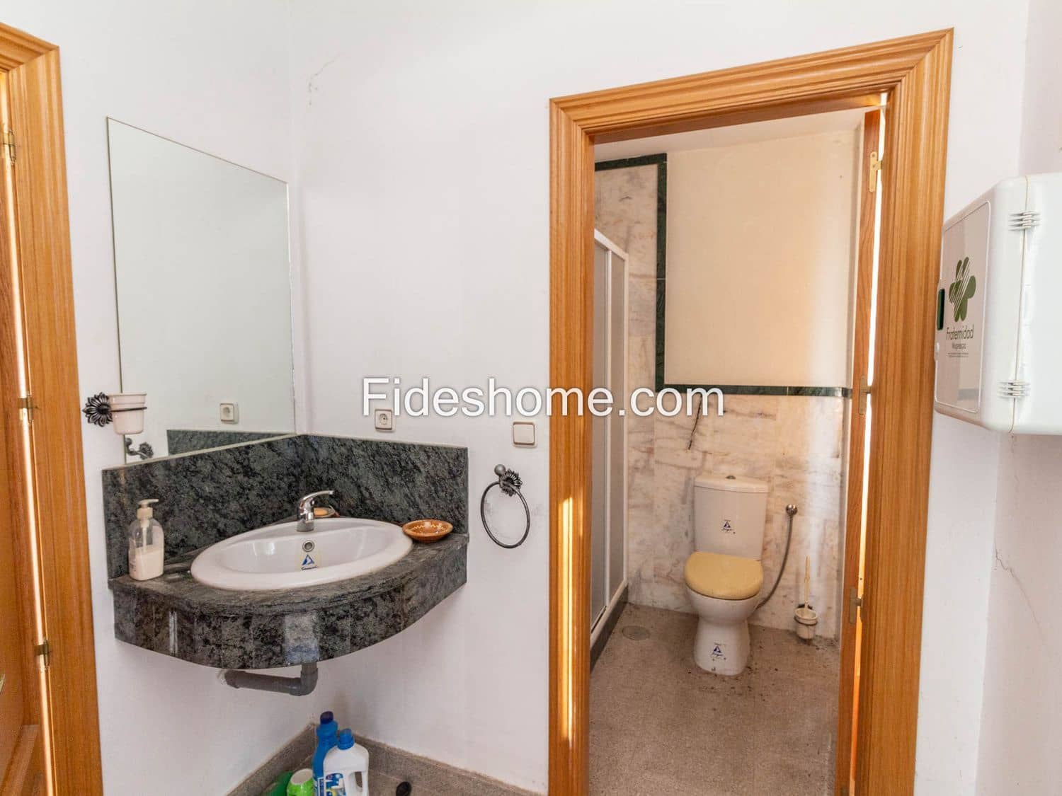 Kommersiell till salu i Durcal - 320 000 € (Ref: 8056718)