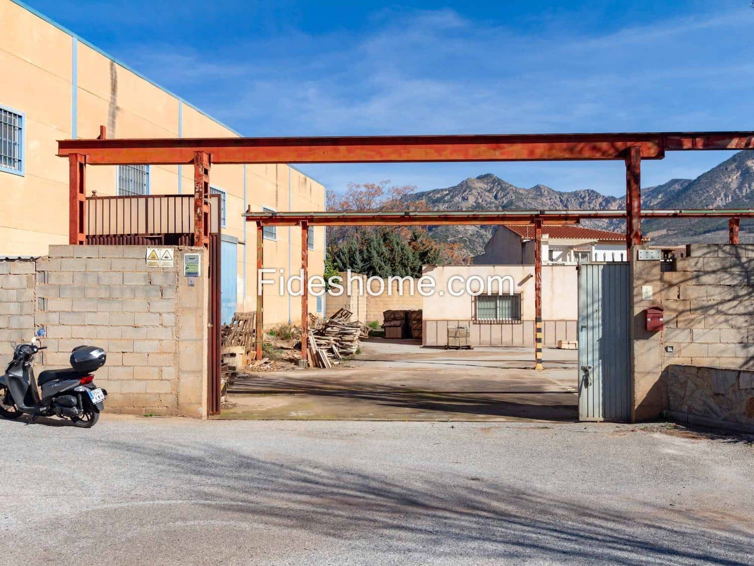 Kommersiell till salu i Durcal - 320 000 € (Ref: 8056718)