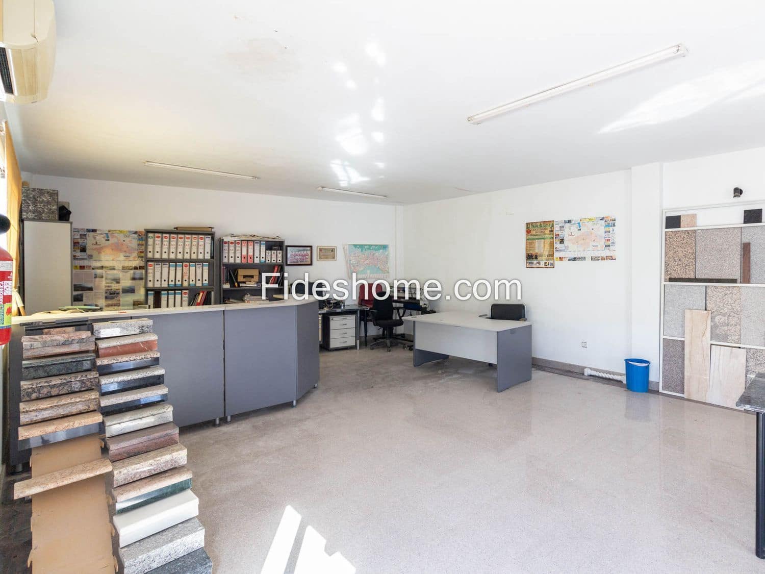 Kommersiell till salu i Durcal - 320 000 € (Ref: 8056718)