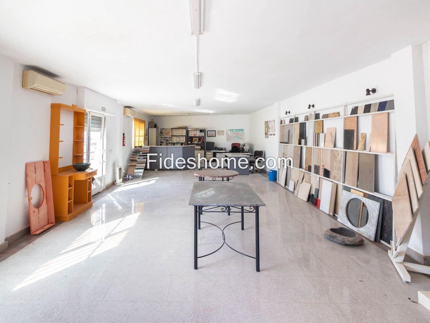 Kommersiell till salu i Durcal - 320 000 € (Ref: 8056718)