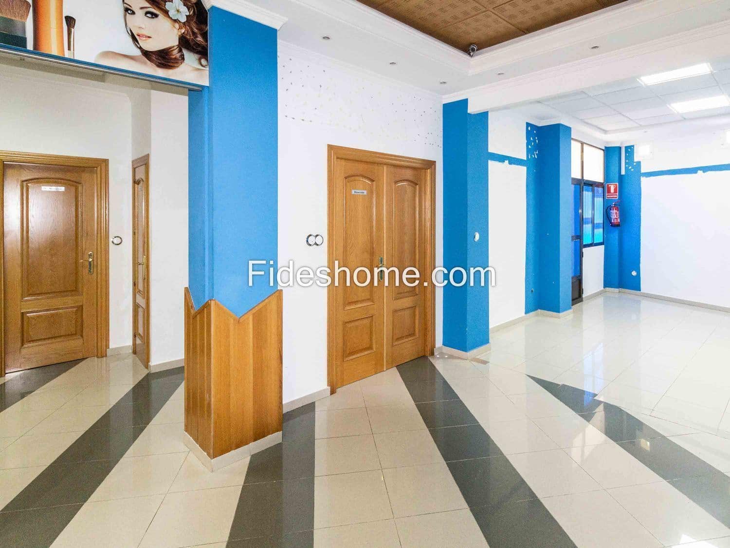 Commercial for sale in Durcal - € 245,000 (Ref: 8396735)