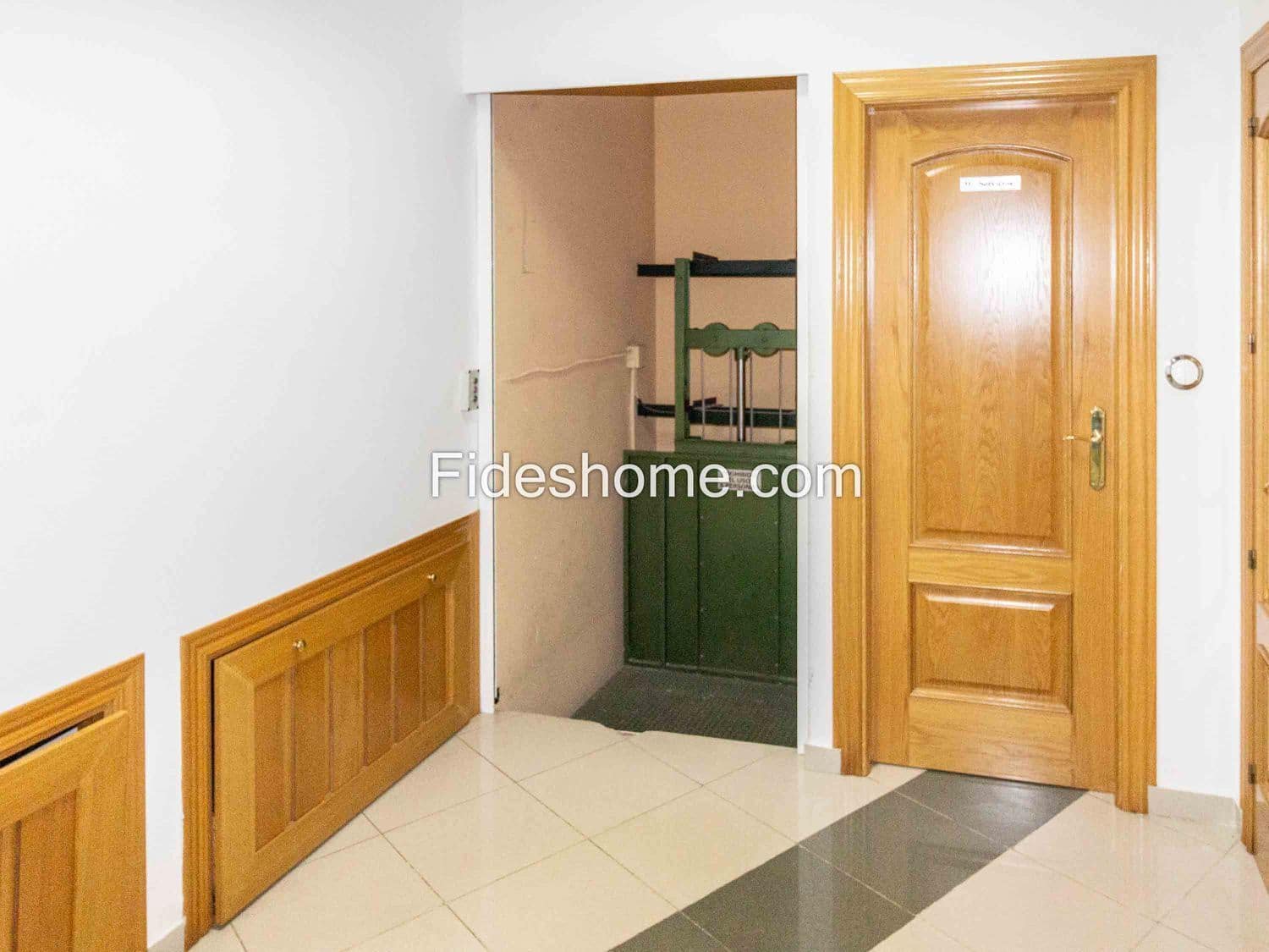 Commercial for sale in Durcal - € 245,000 (Ref: 8396735)