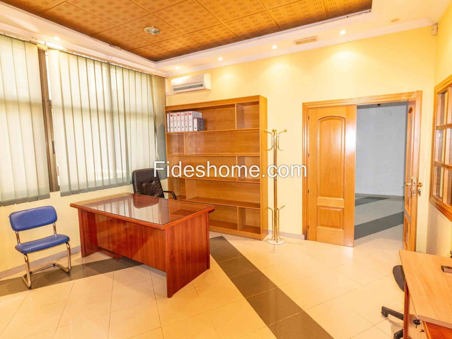 Commercial for sale in Durcal - € 245,000 (Ref: 8396735)