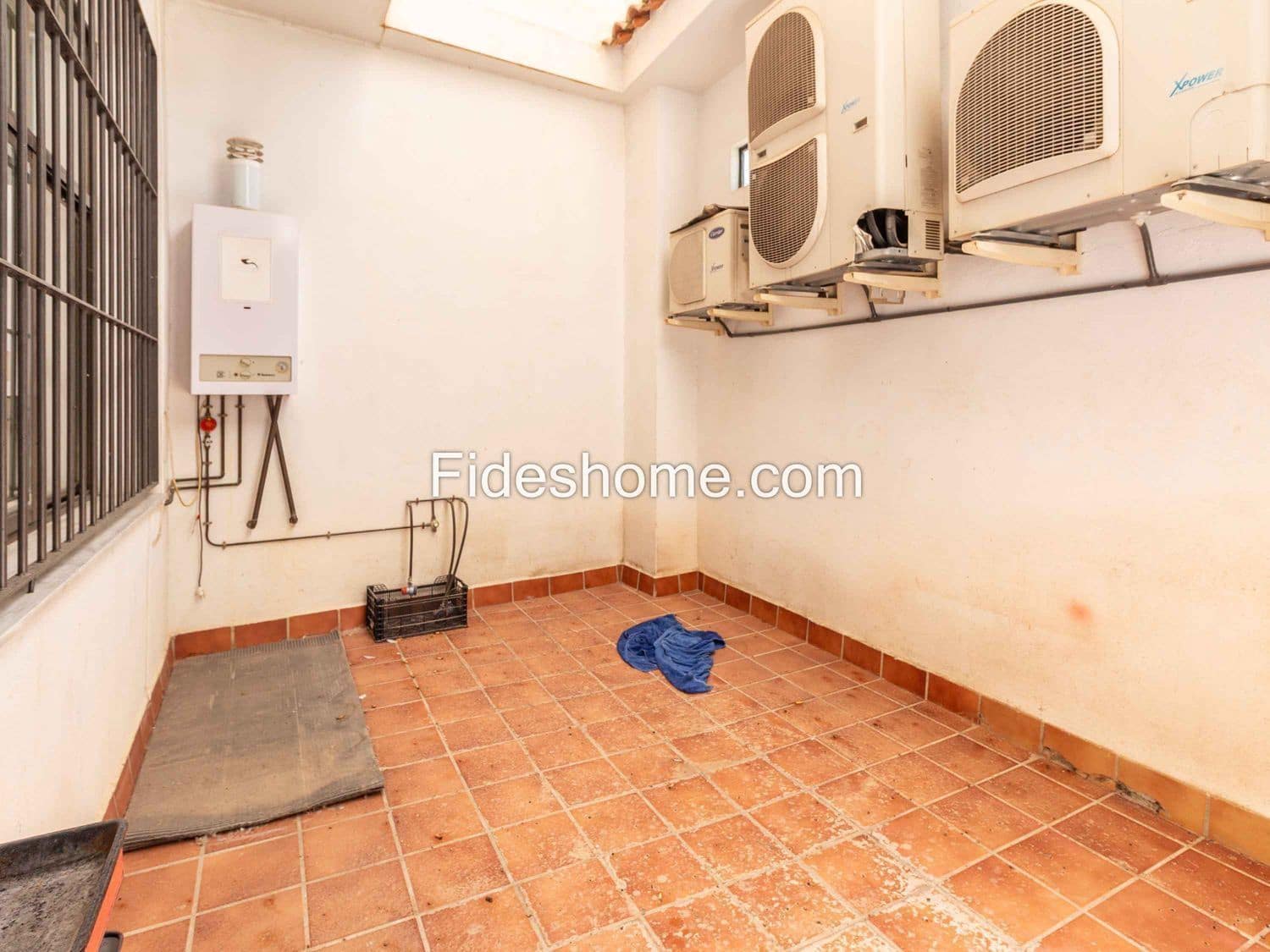 Commercial for sale in Durcal - € 245,000 (Ref: 8396735)