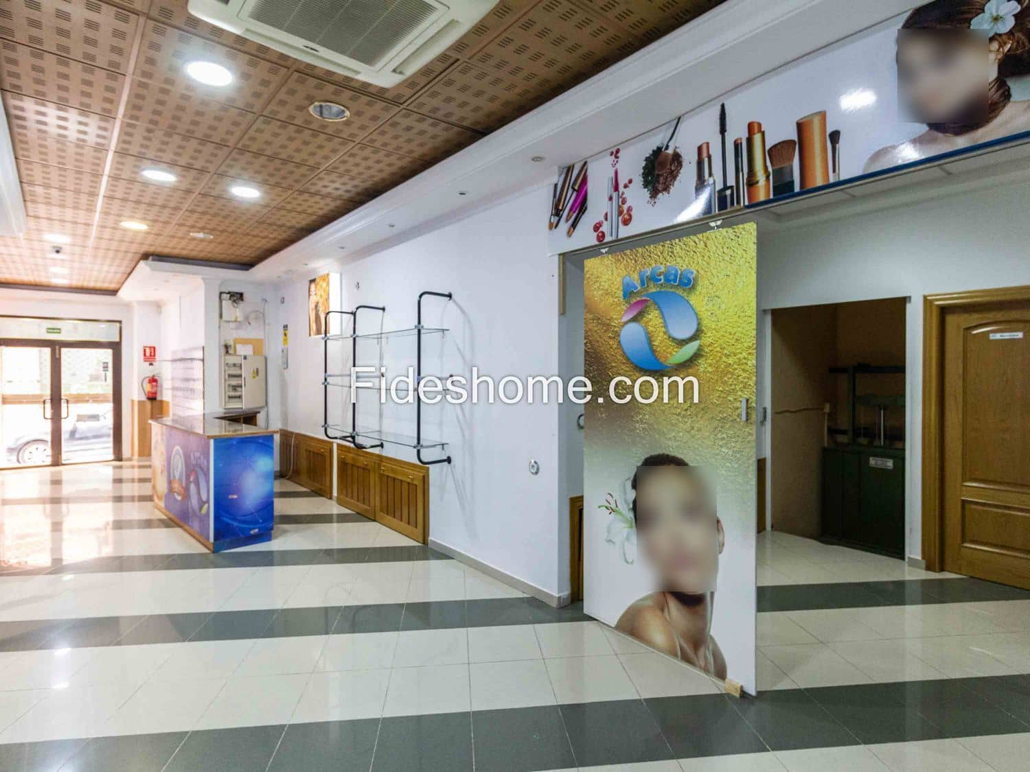 Commercial for sale in Durcal - € 245,000 (Ref: 8396735)