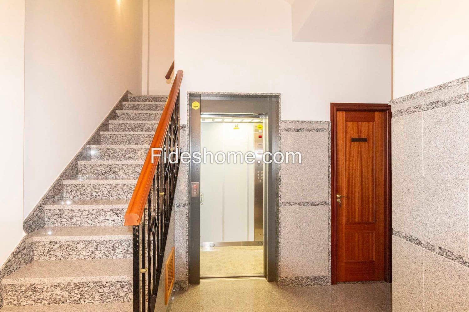 2 bedroom Apartment for rent in Durcal with garage - € 550 (Ref: 8901772)