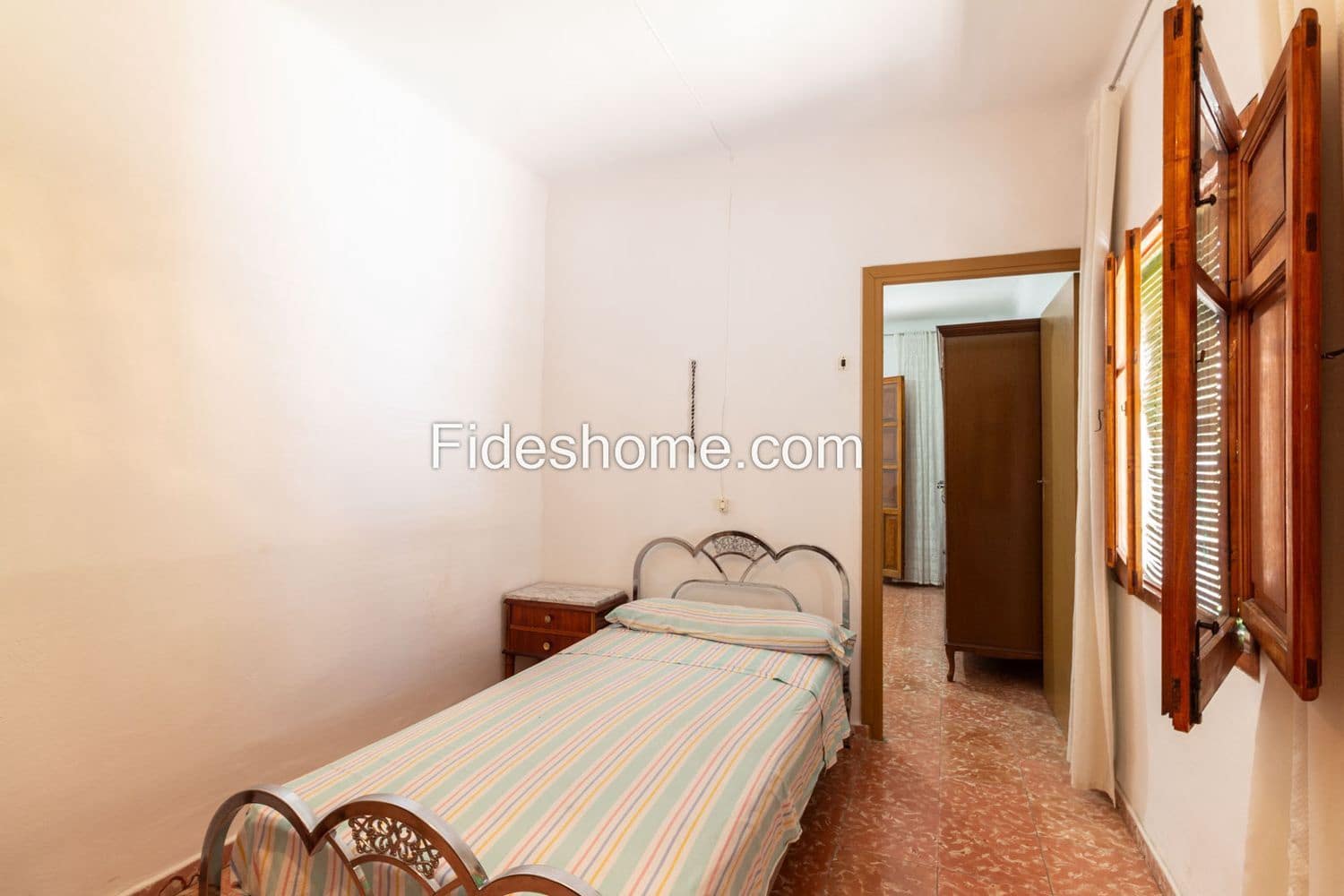 5 bedroom Finca/Country House for sale in Durcal with garage - € 159,000 (Ref: 9074661)