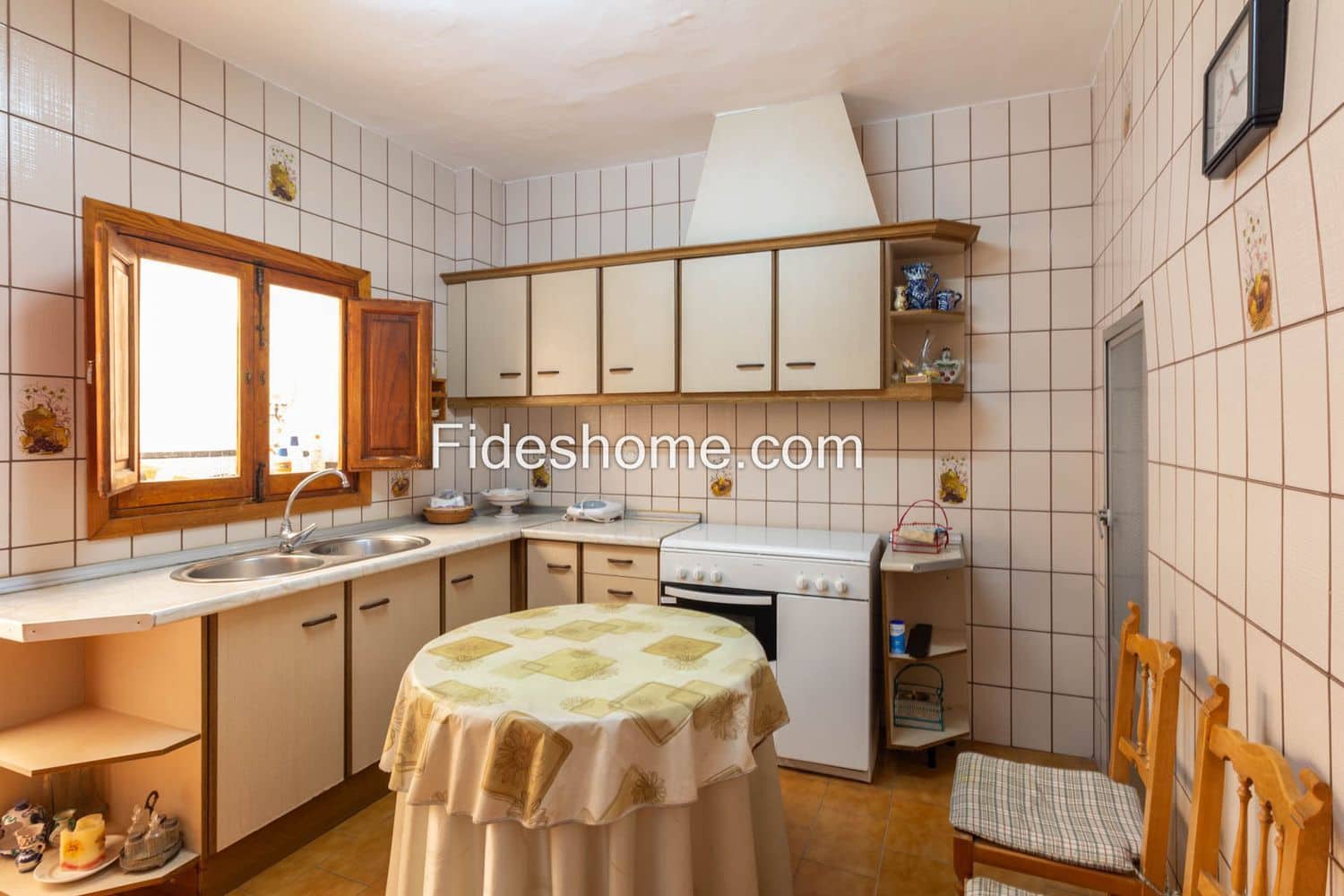 5 bedroom Finca/Country House for sale in Durcal with garage - € 159,000 (Ref: 9074661)