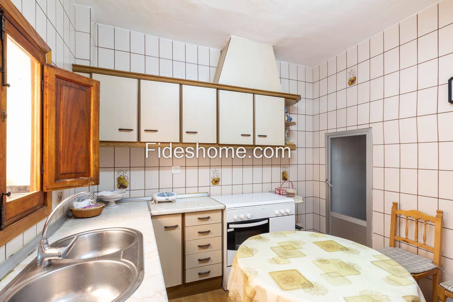 5 bedroom Finca/Country House for sale in Durcal with garage - € 159,000 (Ref: 9074661)