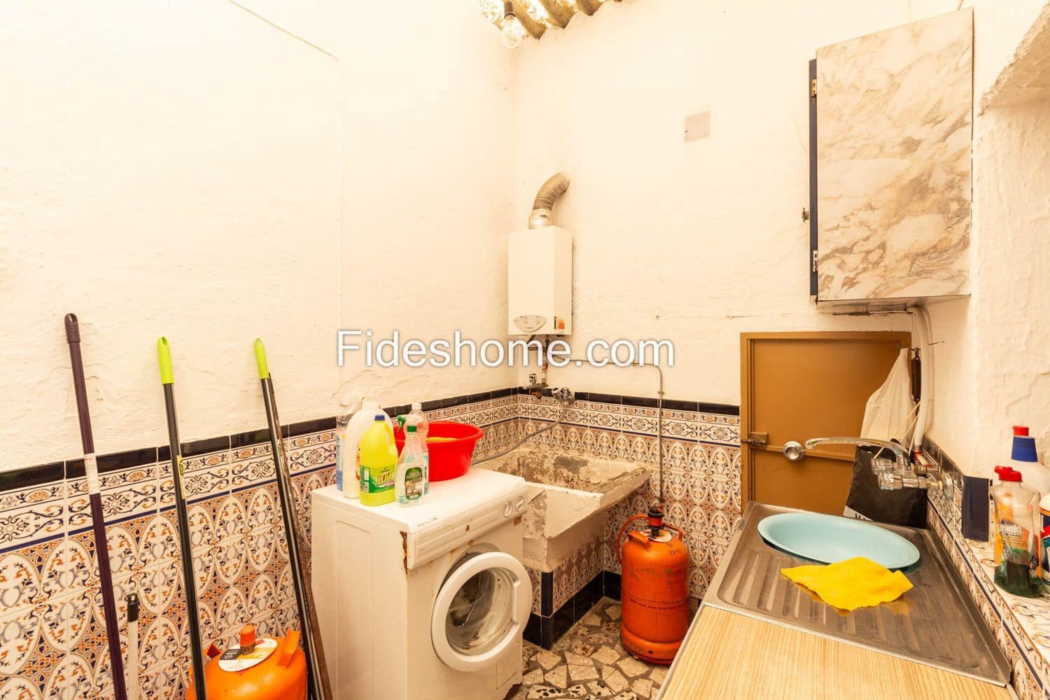 5 bedroom Finca/Country House for sale in Durcal with garage - € 159,000 (Ref: 9074661)