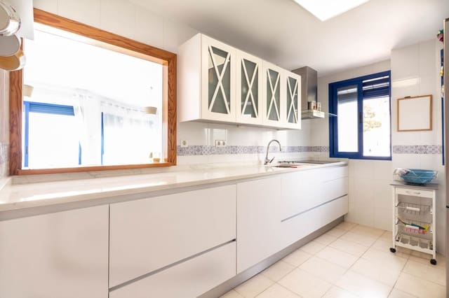 2 sovrum Lägenhet att hyra i Castell de Ferro, Gualchos med garage - 800 € (Ref: 9202109)