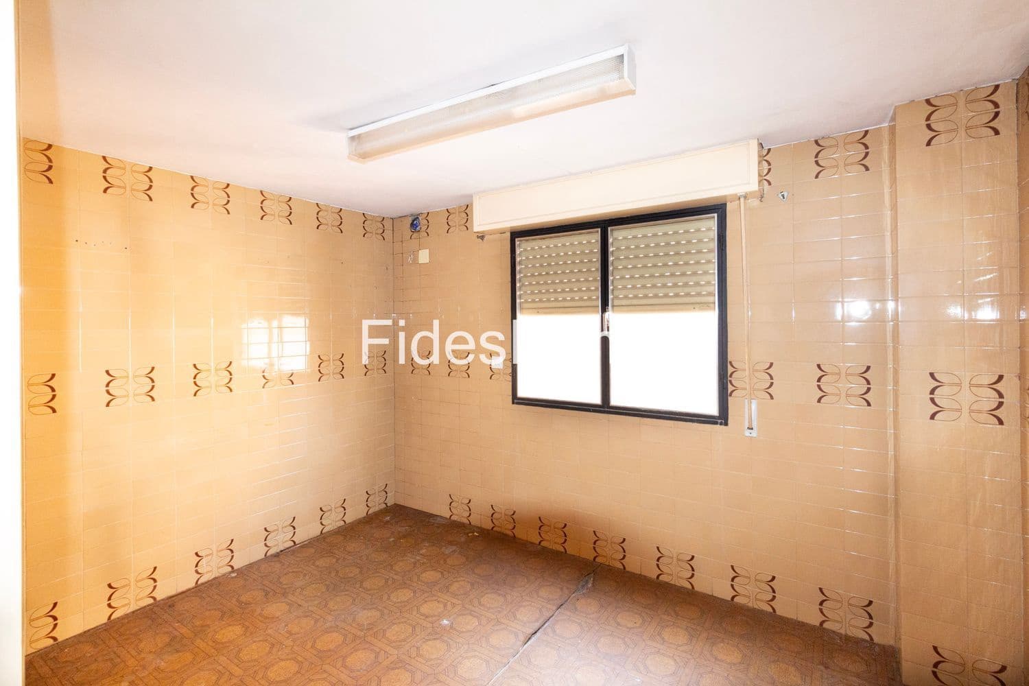 3 bedroom Townhouse for sale in Durcal with garage - € 90,000 (Ref: 9436707)