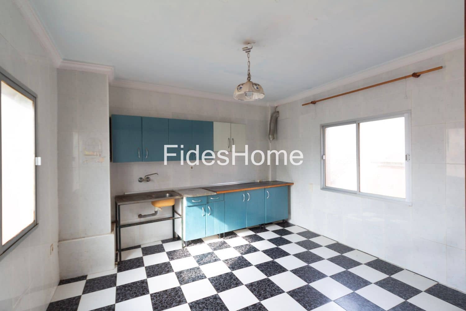 3 bedroom Townhouse for sale in Durcal with garage - € 90,000 (Ref: 9436707)