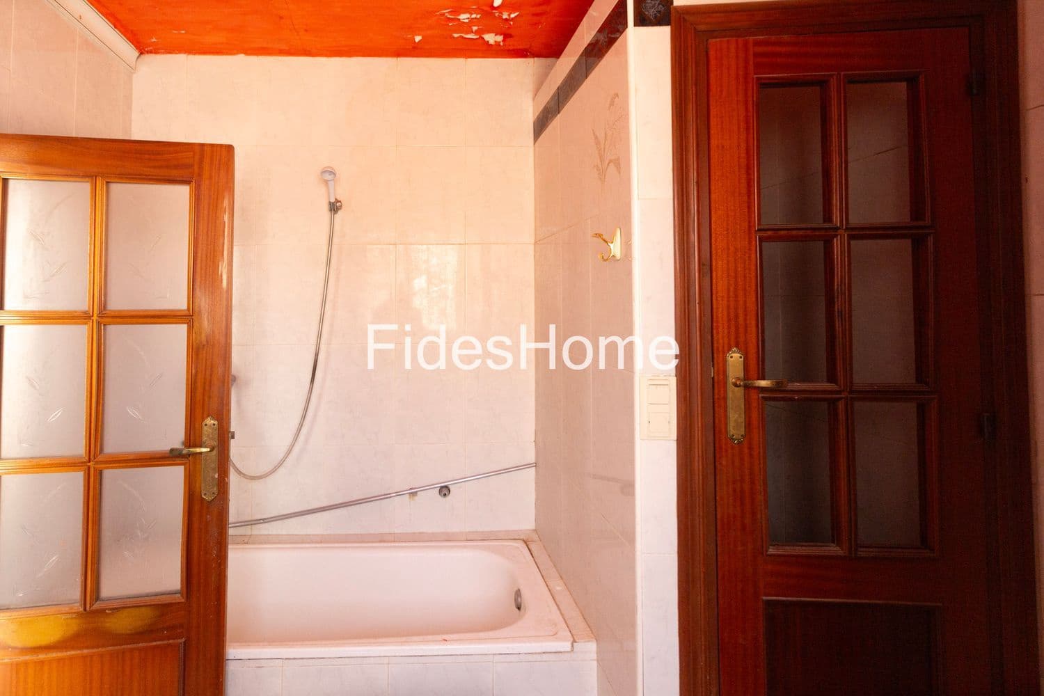 3 bedroom Townhouse for sale in Durcal with garage - € 90,000 (Ref: 9436707)