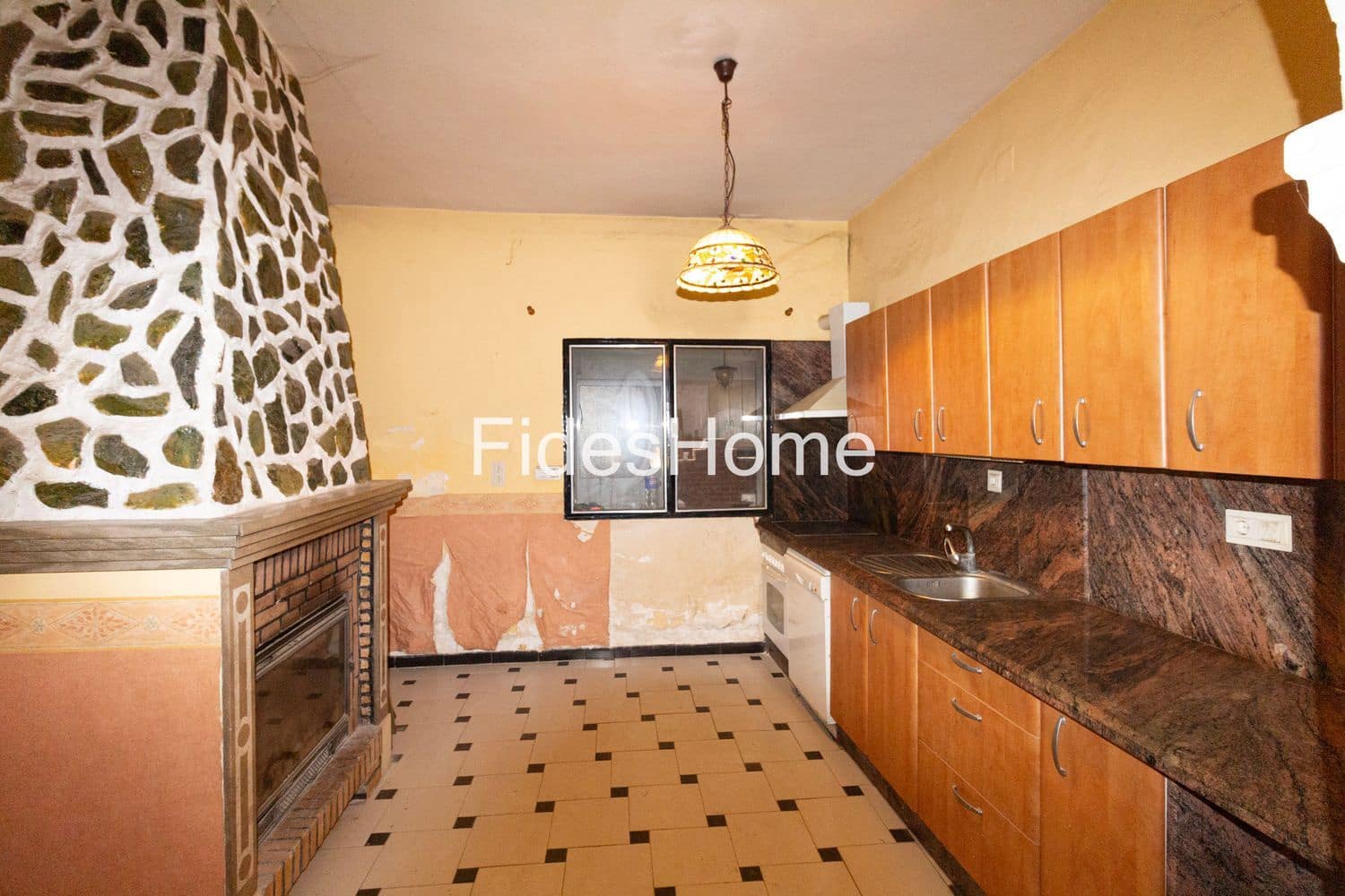 3 bedroom Townhouse for sale in Durcal with garage - € 90,000 (Ref: 9436707)