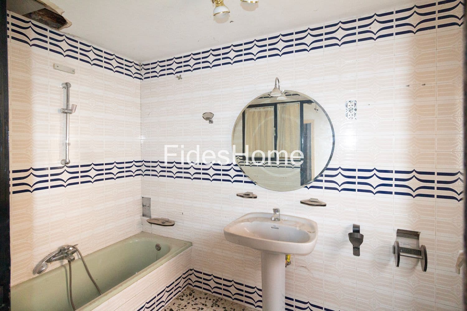 3 bedroom Townhouse for sale in Durcal with garage - € 90,000 (Ref: 9436707)