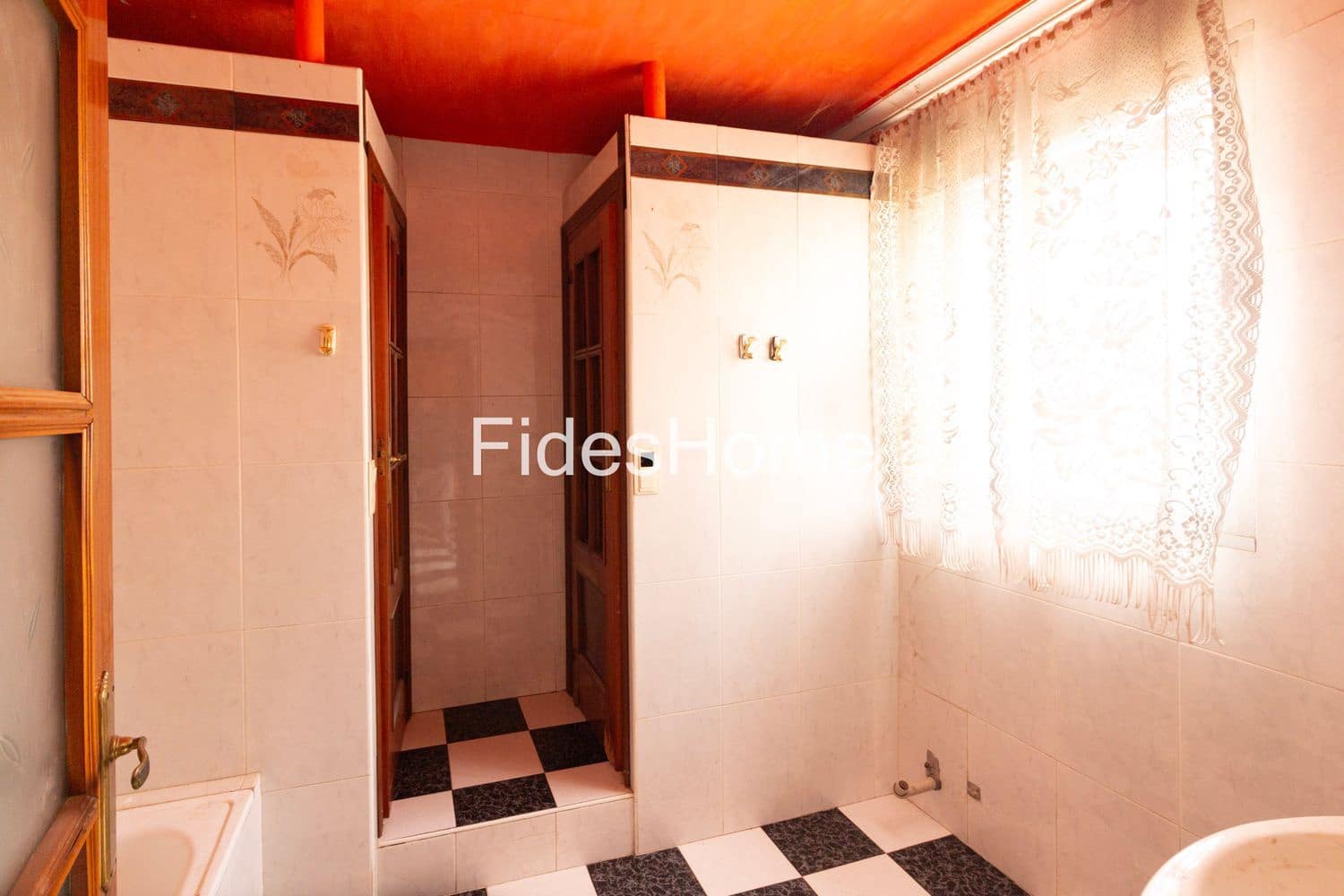 3 bedroom Townhouse for sale in Durcal with garage - € 90,000 (Ref: 9436707)