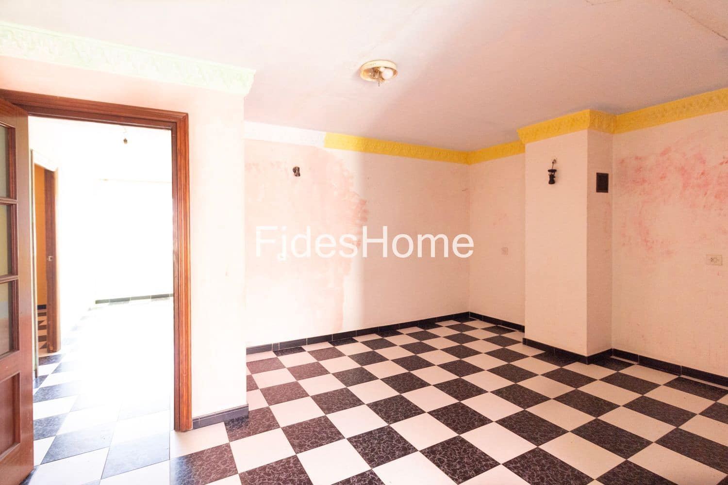 3 bedroom Townhouse for sale in Durcal with garage - € 90,000 (Ref: 9436707)