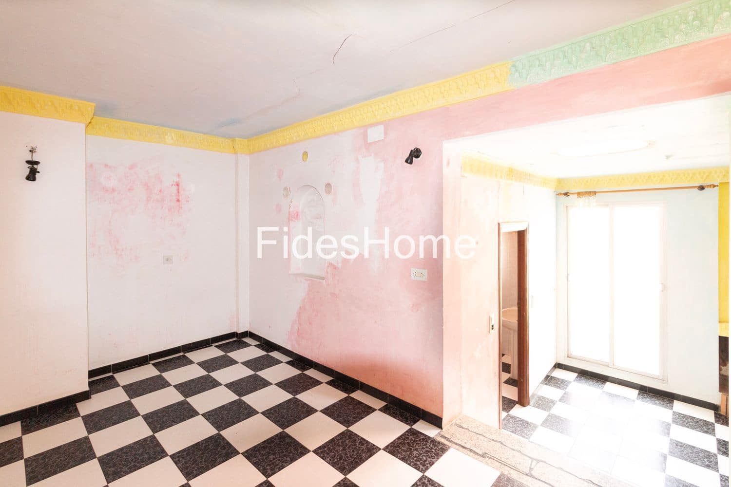 3 bedroom Townhouse for sale in Durcal with garage - € 90,000 (Ref: 9436707)