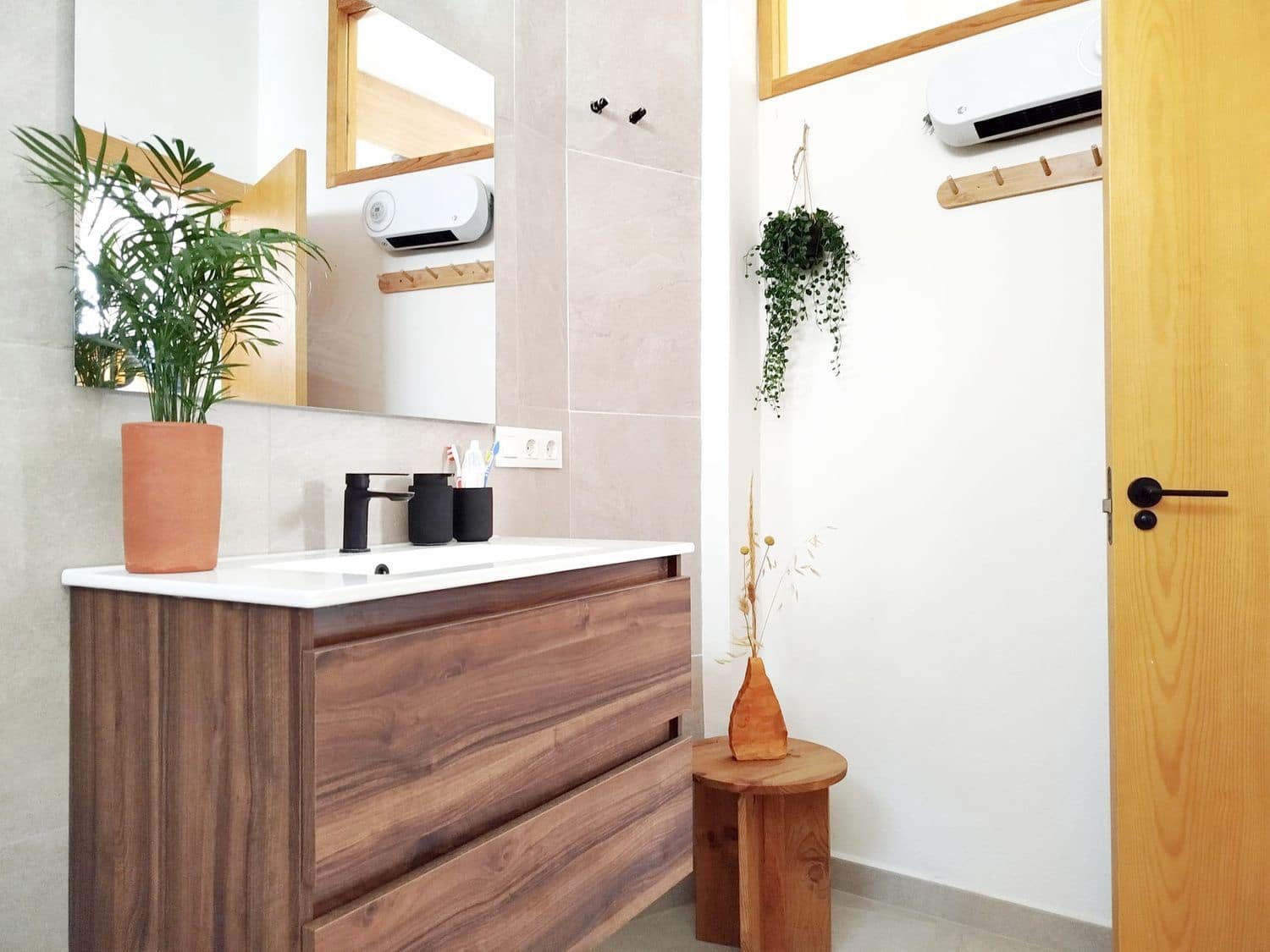 2 makuuhuone Omakotitalo myytävänä paikassa Niguelas mukana 
autotalli - 180 000 € (Ref: 9467949)