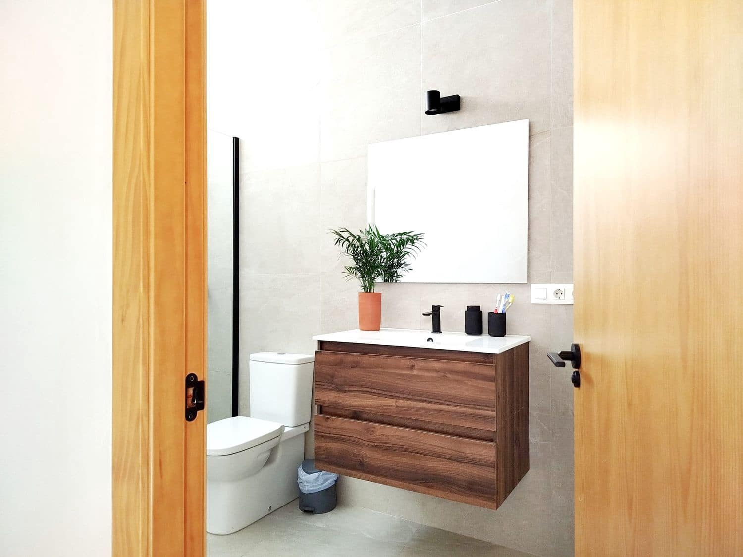 2 makuuhuone Omakotitalo myytävänä paikassa Niguelas mukana 
autotalli - 180 000 € (Ref: 9467949)