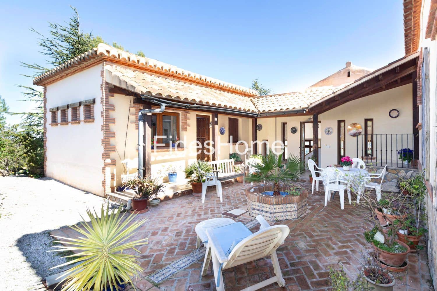 3 makuuhuone Maalaistalo myytävänä paikassa Villamena mukana uima-altaan 
autotalli - 875 000 € (Ref: 9629632)