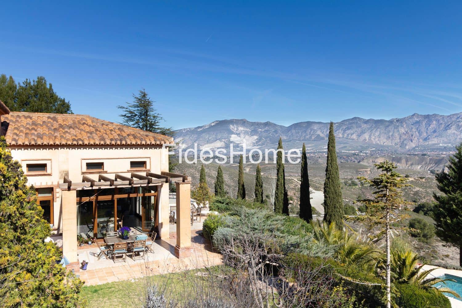 3 makuuhuone Maalaistalo myytävänä paikassa Villamena mukana uima-altaan 
autotalli - 875 000 € (Ref: 9629632)