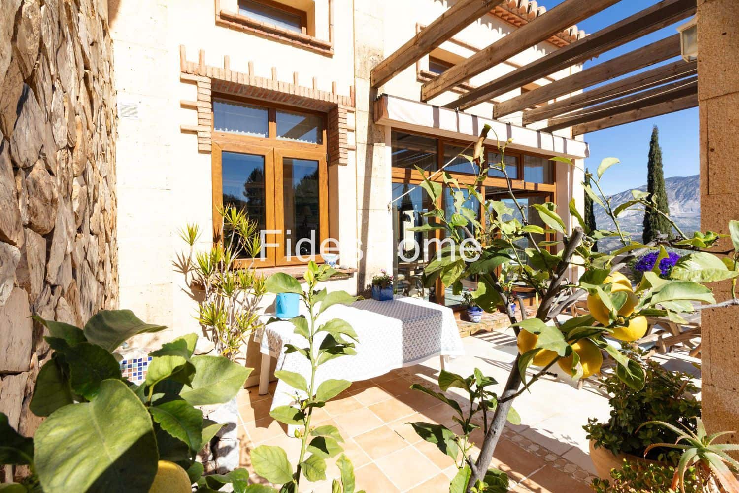 3 makuuhuone Maalaistalo myytävänä paikassa Villamena mukana uima-altaan 
autotalli - 875 000 € (Ref: 9629632)