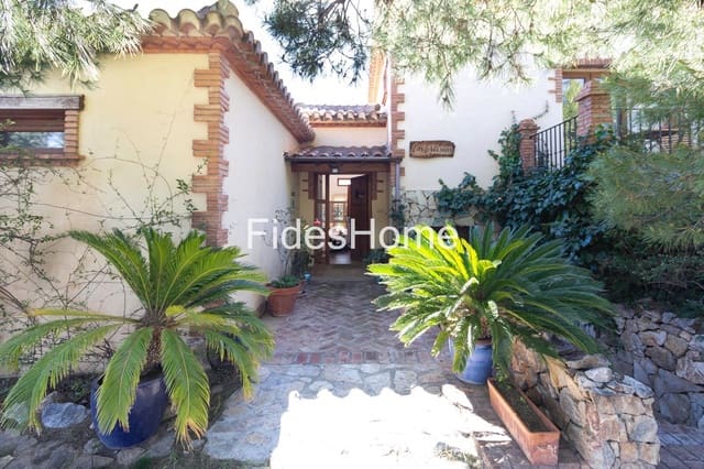 3 makuuhuone Maalaistalo myytävänä paikassa Villamena mukana uima-altaan 
autotalli - 875 000 € (Ref: 9629632)