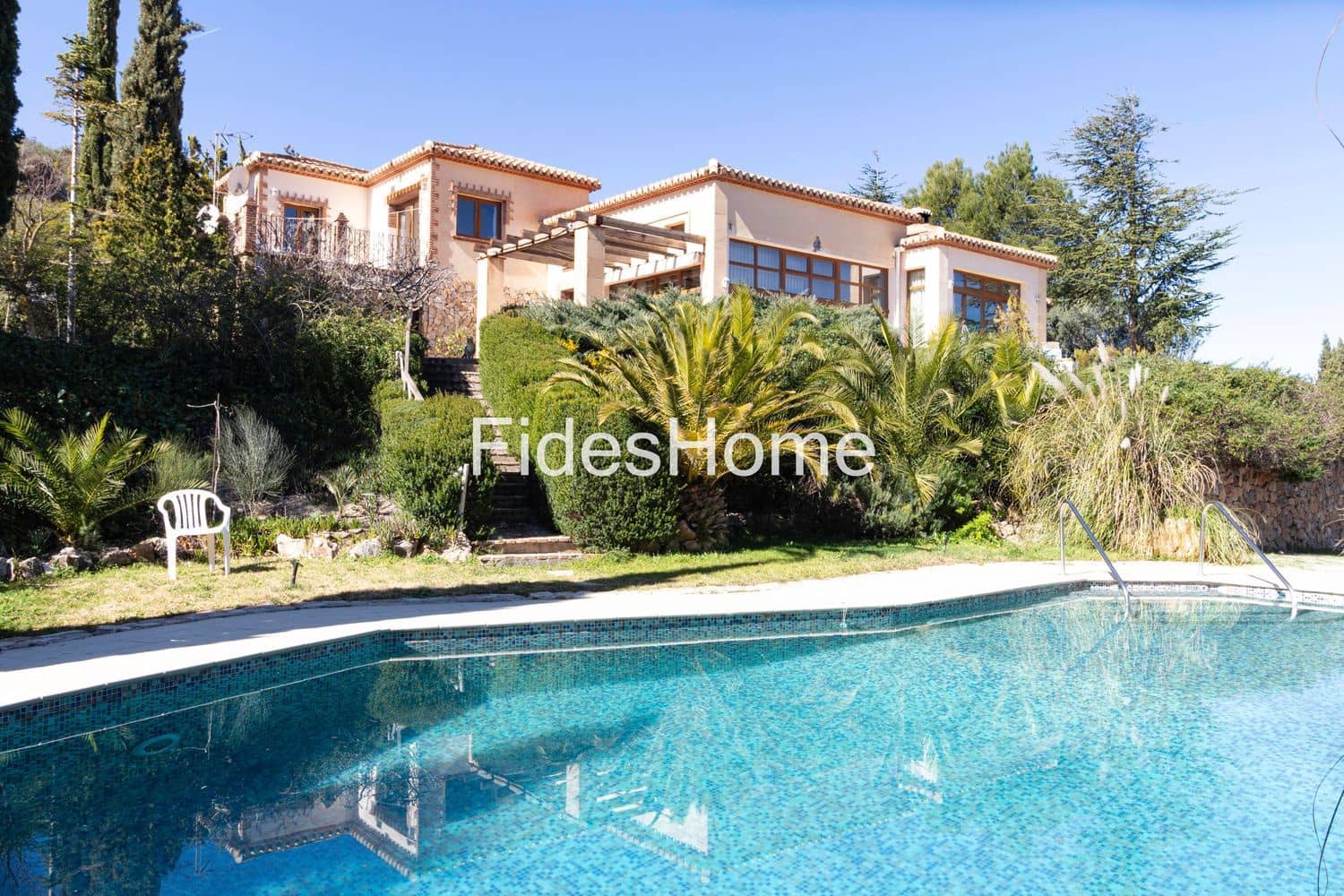 3 makuuhuone Maalaistalo myytävänä paikassa Villamena mukana uima-altaan 
autotalli - 875 000 € (Ref: 9629632)