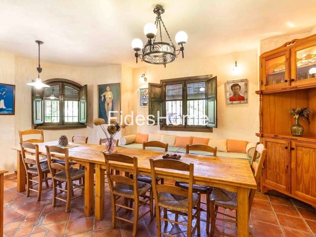 Chalet de 5 habitaciones en Nigüelas en venta con piscina garaje - 495.000 € (Ref: 9632909)