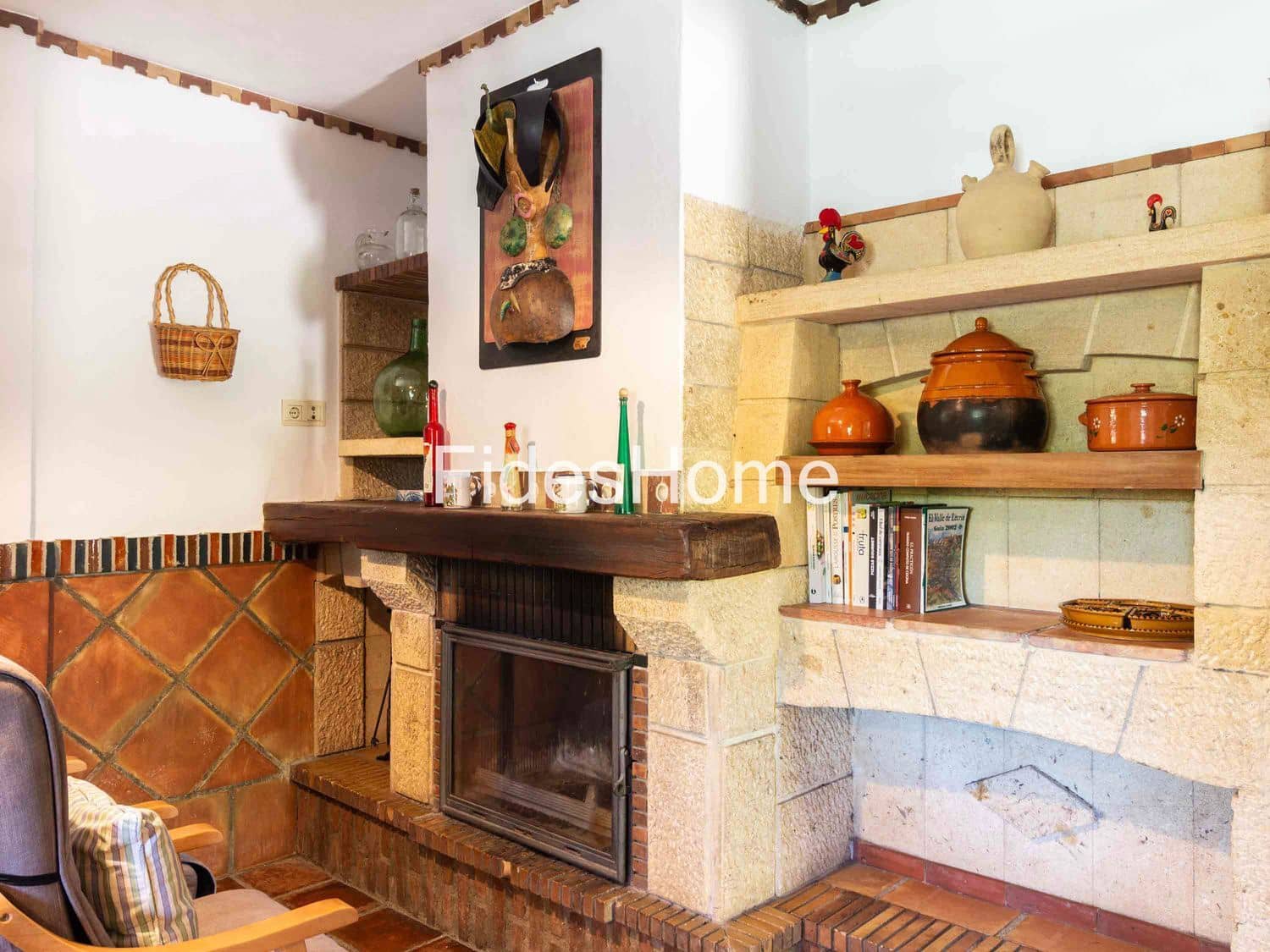 5 makuuhuone Huvila myytävänä paikassa Niguelas mukana uima-altaan 
autotalli - 495 000 € (Ref: 9632909)