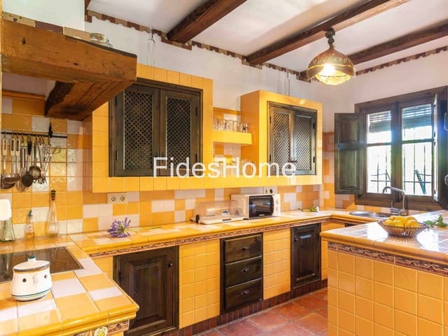 Chalet de 5 habitaciones en Nigüelas en venta con piscina garaje - 495.000 € (Ref: 9632909)