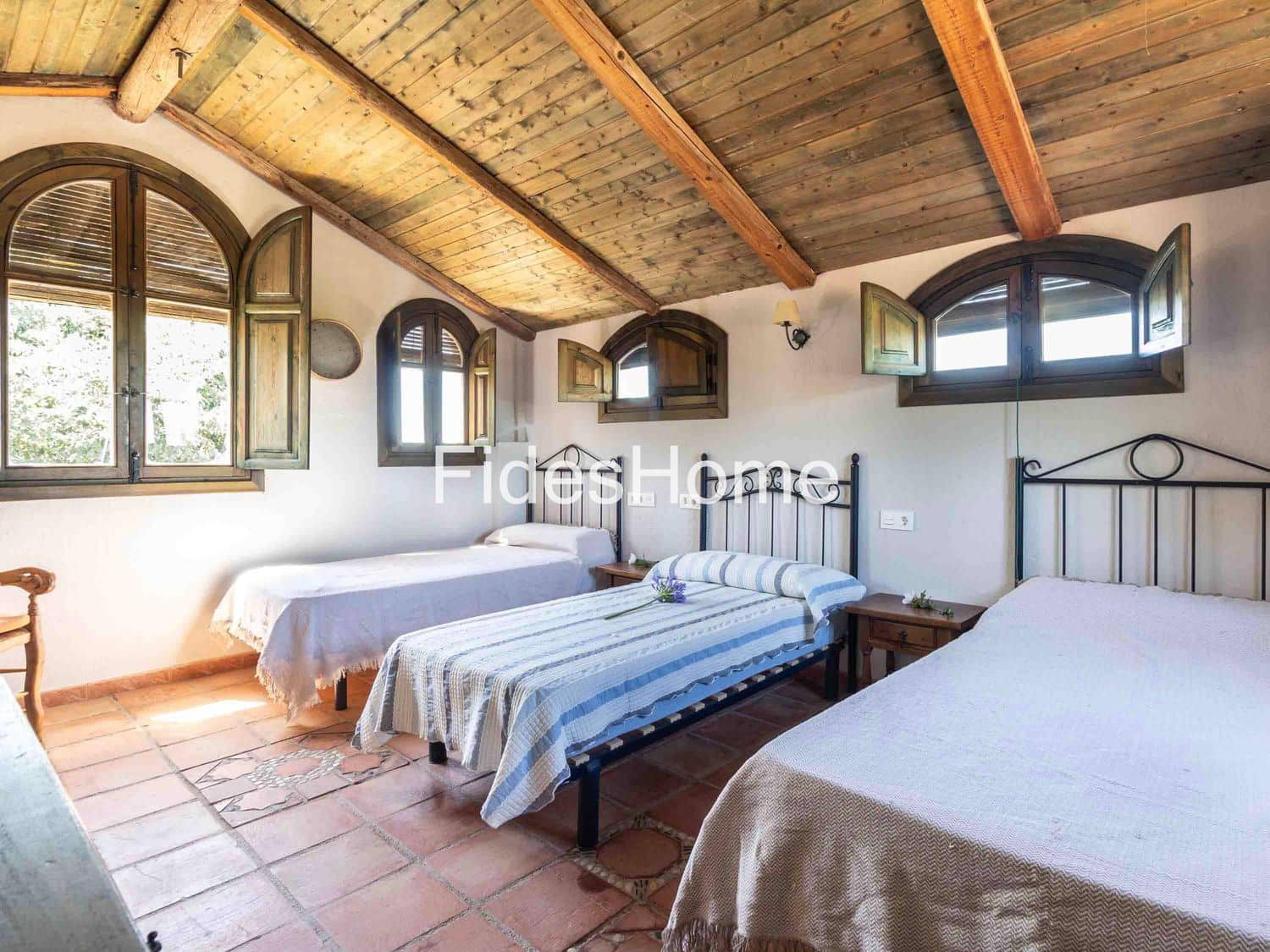 5 makuuhuone Huvila myytävänä paikassa Niguelas mukana uima-altaan 
autotalli - 495 000 € (Ref: 9632909)