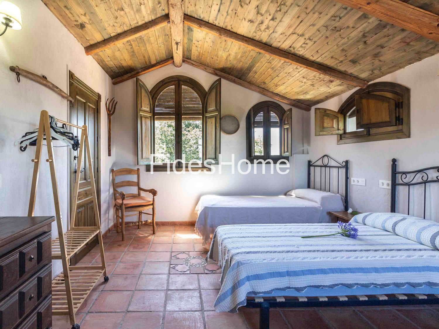 5 makuuhuone Huvila myytävänä paikassa Niguelas mukana uima-altaan 
autotalli - 495 000 € (Ref: 9632909)