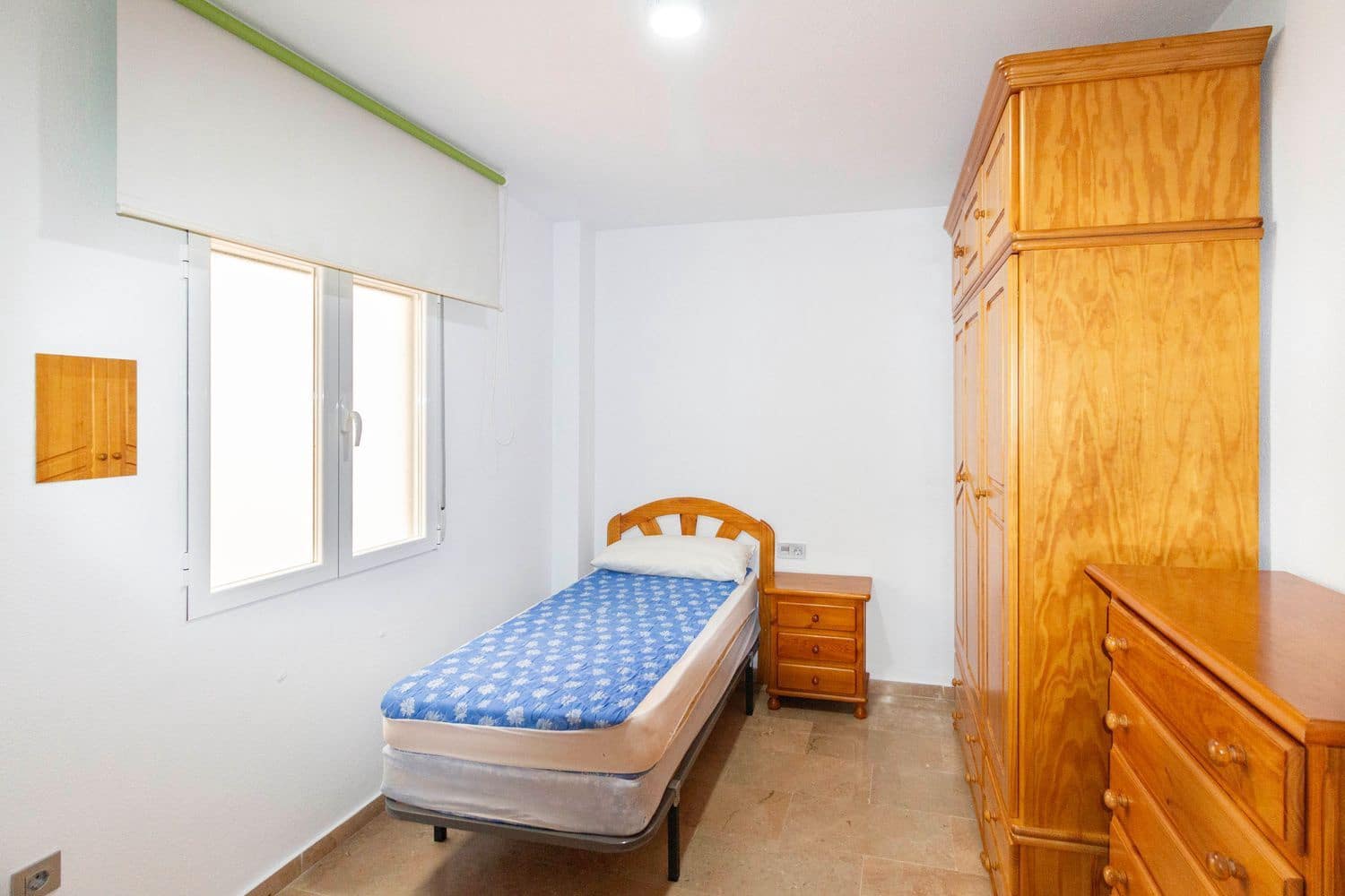 2 slaapkamer Appartement te huur in Durcal met garage - € 550 (Ref: 9647707)